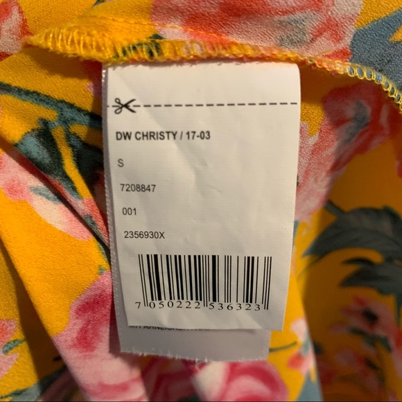 Stunning Flower print maxi dress by Bik Bok. - Picture 8 of 9